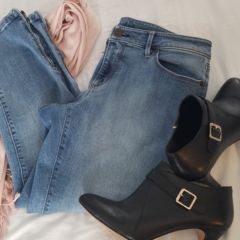 LOFT curvy skinny ankle jeans